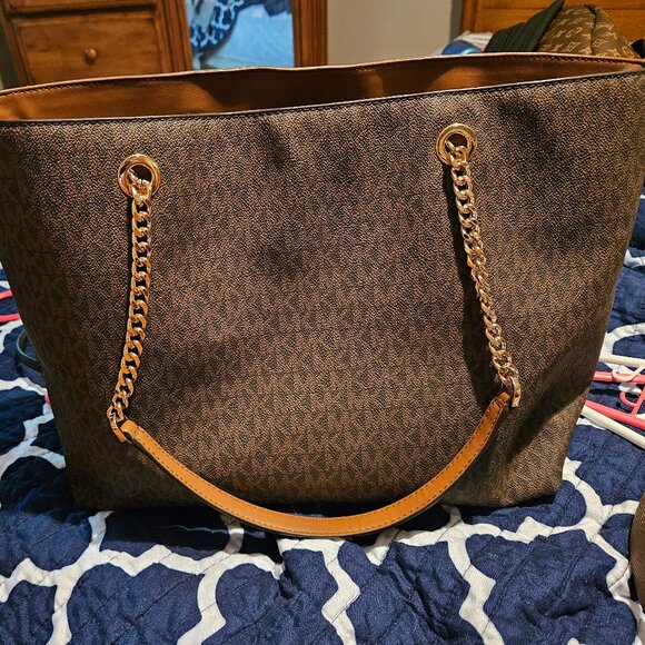 Michael Kors tote - Picture 1 of 4